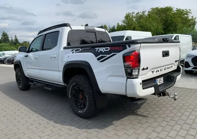 TOYOTA Tacoma 