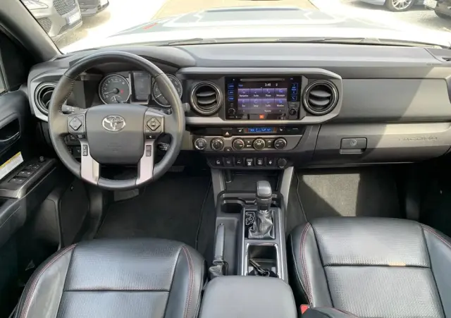 TOYOTA Tacoma 