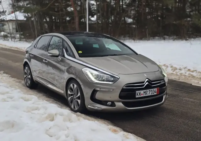 CITROËN DS5 HDi 165 SportChic