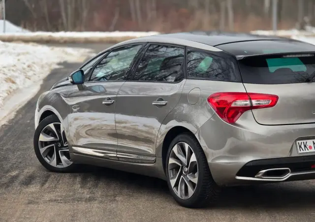 CITROËN DS5 HDi 165 SportChic