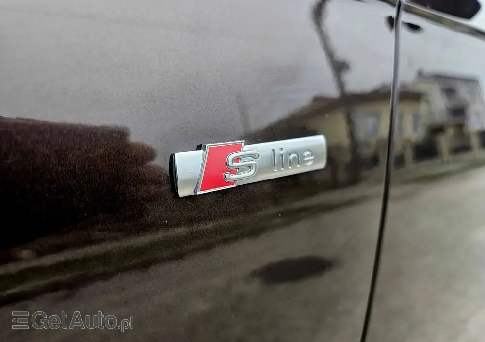 AUDI A4 Avant 2.0 TDI DPF quattro S line Sportpaket