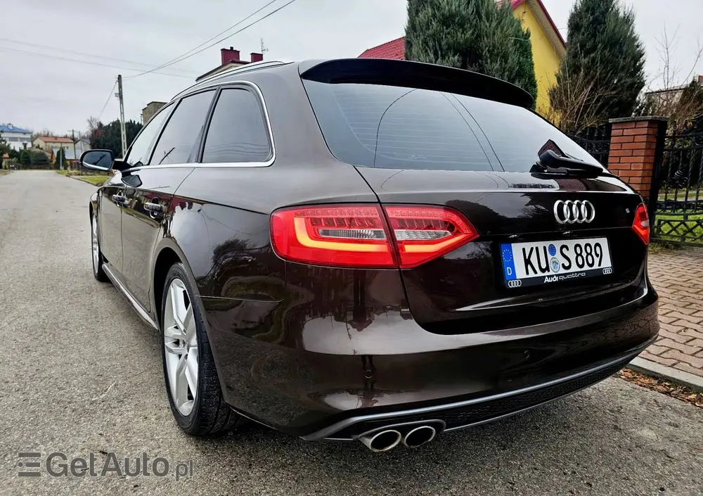 AUDI A4 Avant 2.0 TDI DPF quattro S line Sportpaket