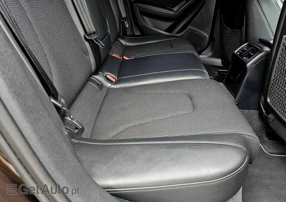 AUDI A4 Avant 2.0 TDI DPF quattro S line Sportpaket