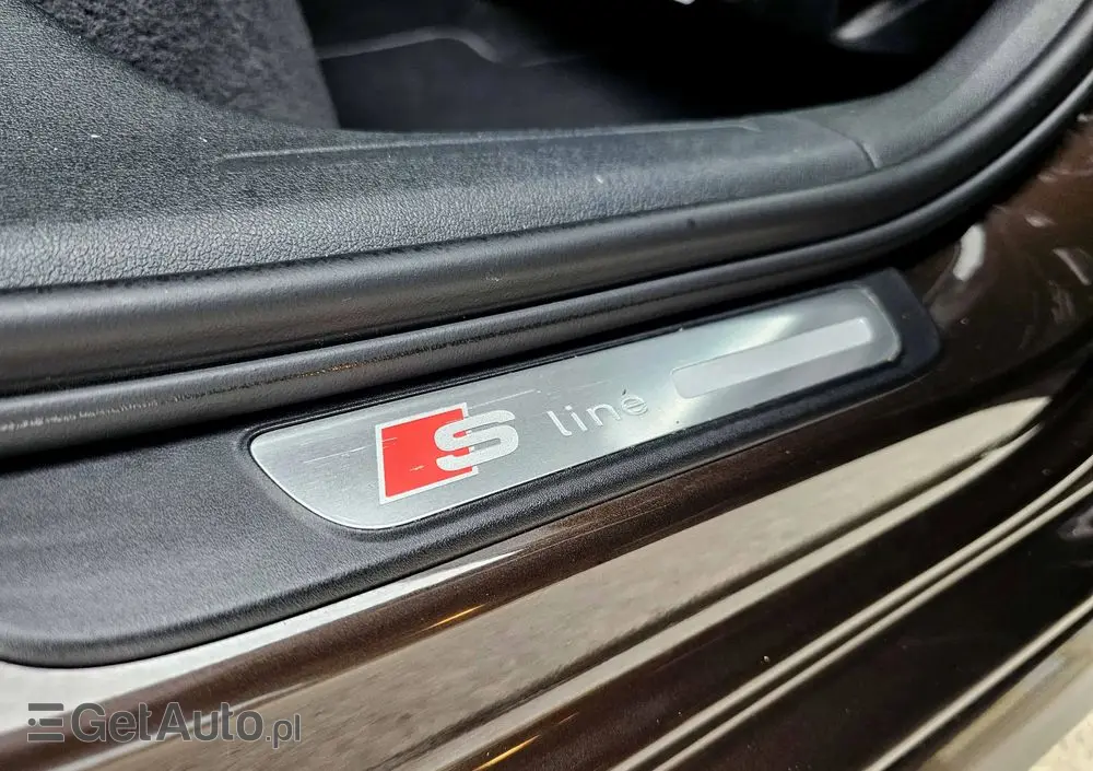 AUDI A4 Avant 2.0 TDI DPF quattro S line Sportpaket