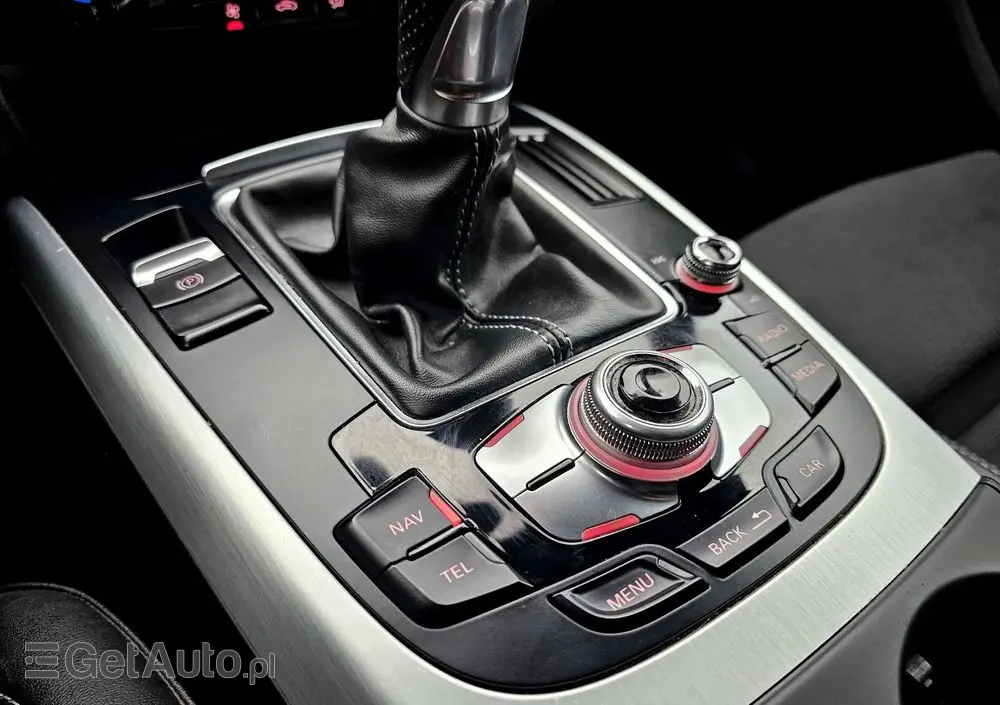 AUDI A4 Avant 2.0 TDI DPF quattro S line Sportpaket