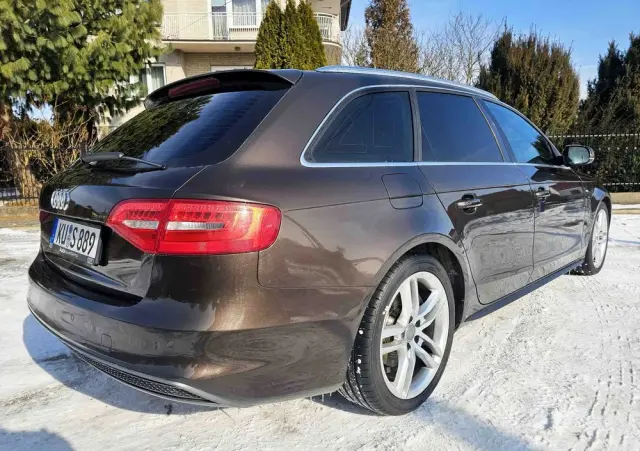 AUDI A4 Avant 2.0 TDI DPF quattro S line Sportpaket