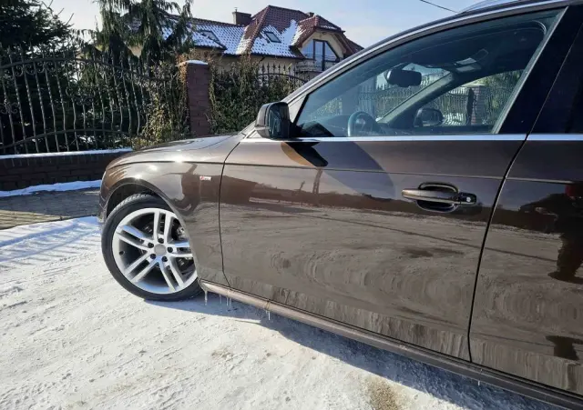 AUDI A4 Avant 2.0 TDI DPF quattro S line Sportpaket