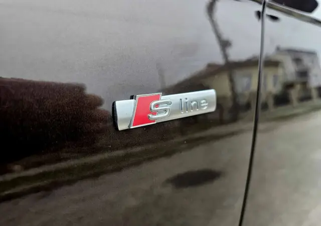 AUDI A4 Avant 2.0 TDI DPF quattro S line Sportpaket