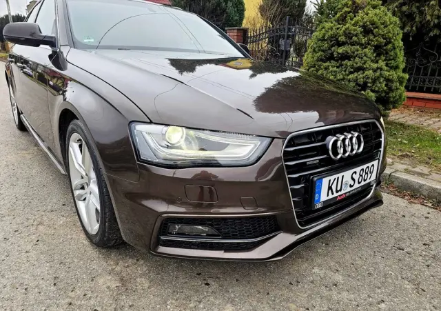 AUDI A4 Avant 2.0 TDI DPF quattro S line Sportpaket