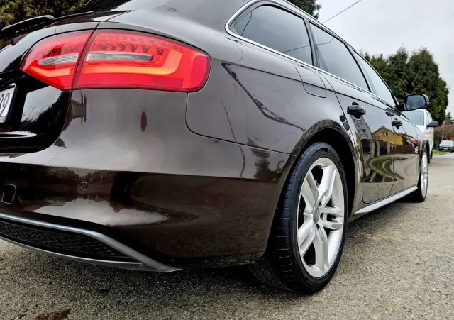 AUDI A4 Avant 2.0 TDI DPF quattro S line Sportpaket