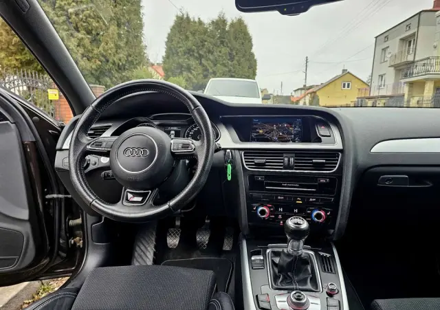 AUDI A4 Avant 2.0 TDI DPF quattro S line Sportpaket