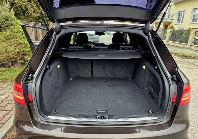 AUDI A4 Avant 2.0 TDI DPF quattro S line Sportpaket
