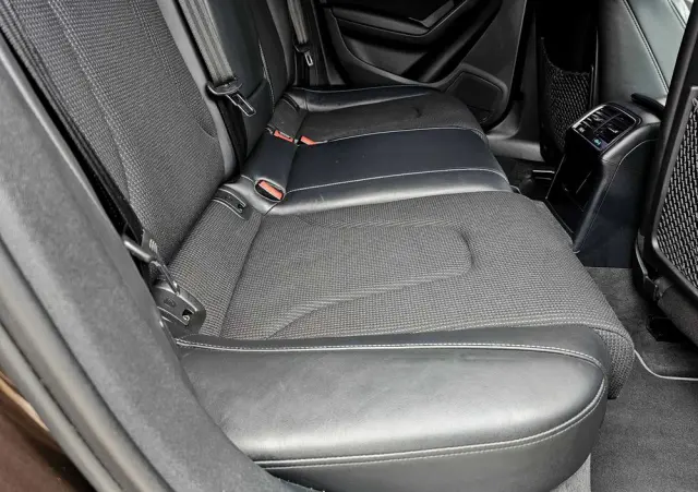 AUDI A4 Avant 2.0 TDI DPF quattro S line Sportpaket