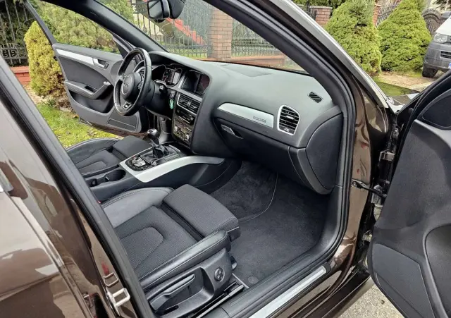 AUDI A4 Avant 2.0 TDI DPF quattro S line Sportpaket