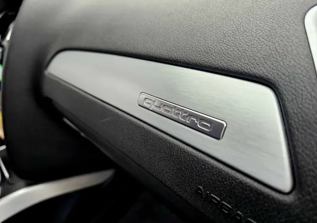 AUDI A4 Avant 2.0 TDI DPF quattro S line Sportpaket