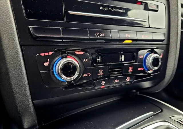 AUDI A4 Avant 2.0 TDI DPF quattro S line Sportpaket