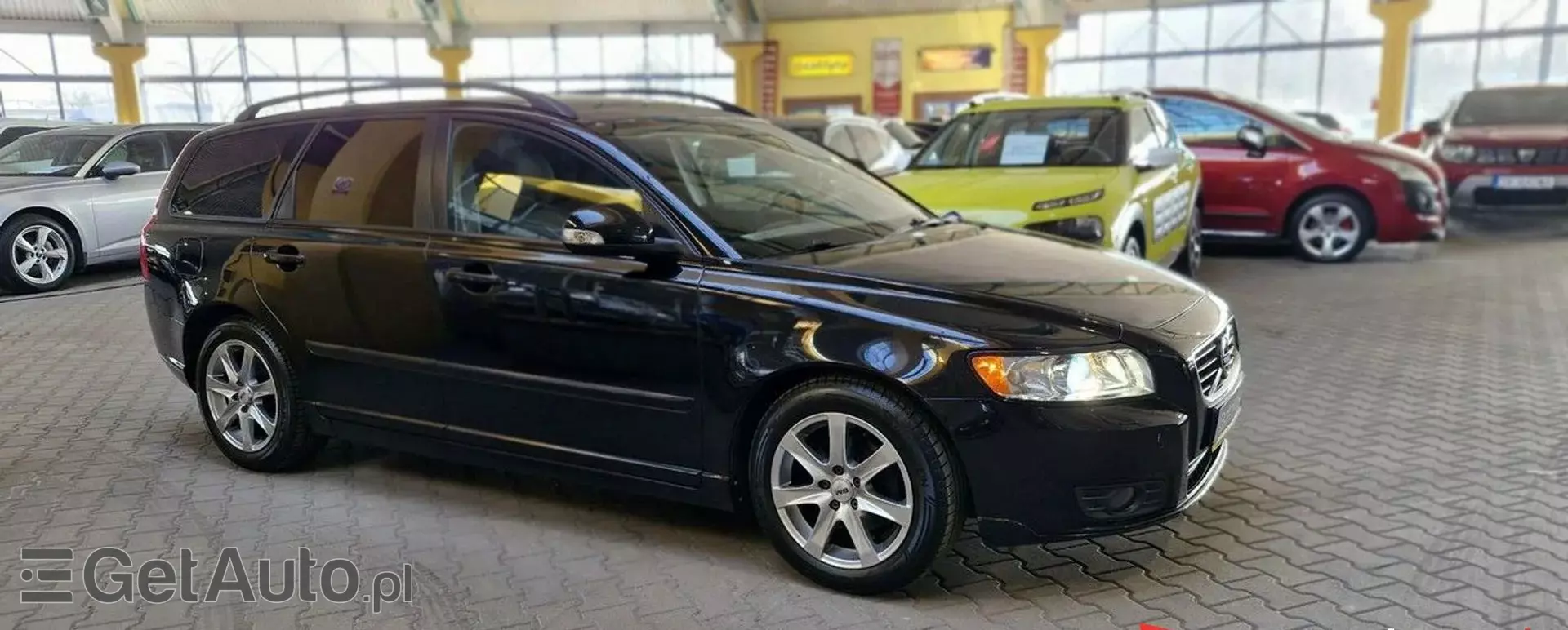 VOLVO V50 