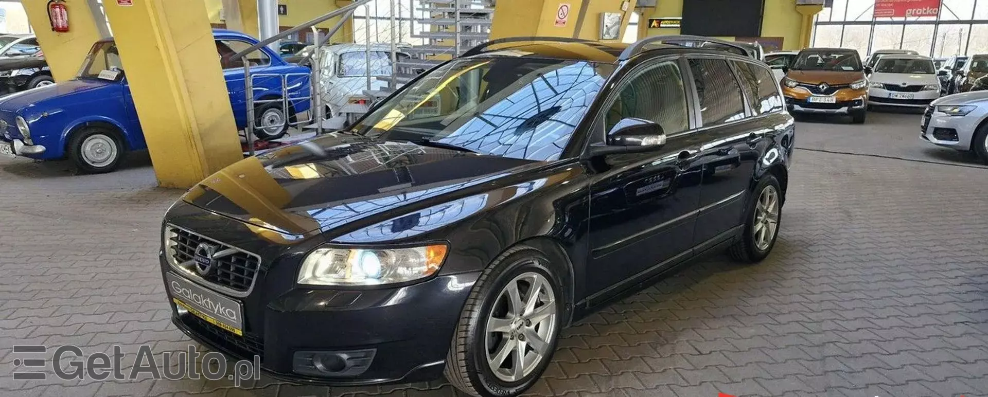 VOLVO V50 