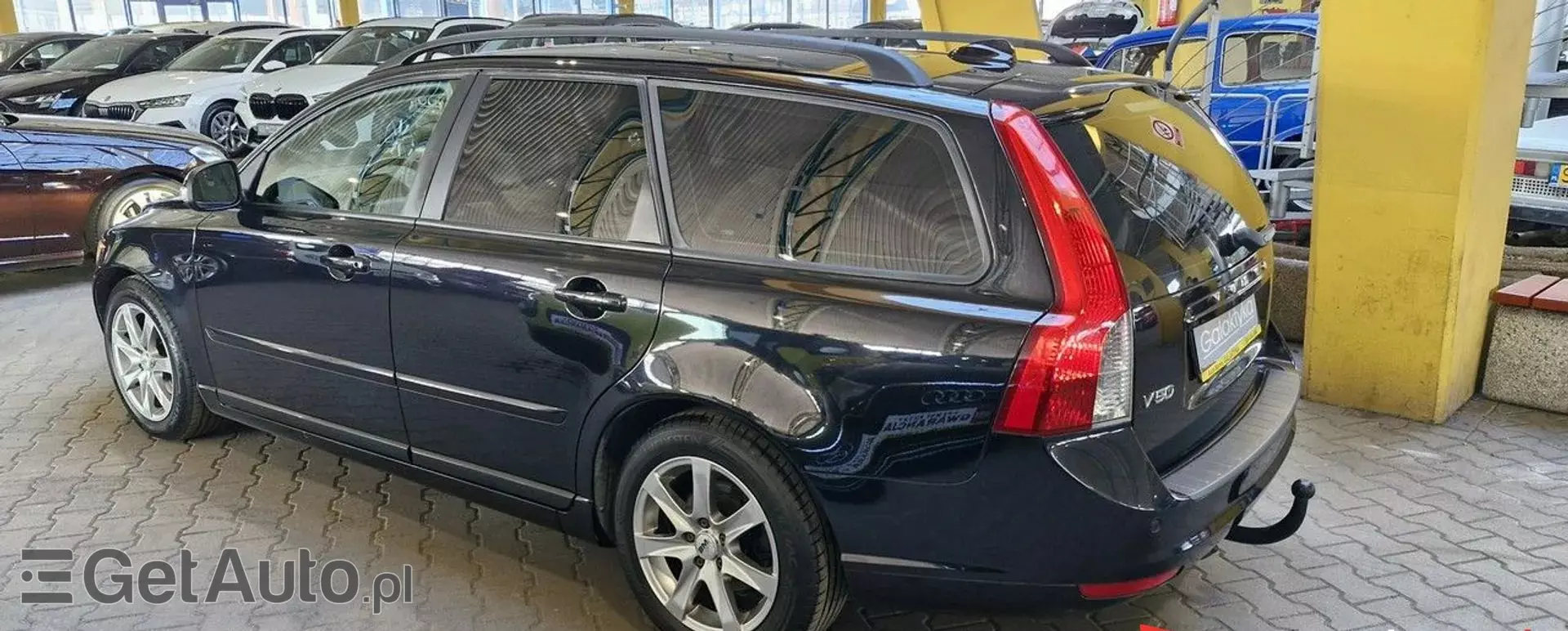 VOLVO V50 