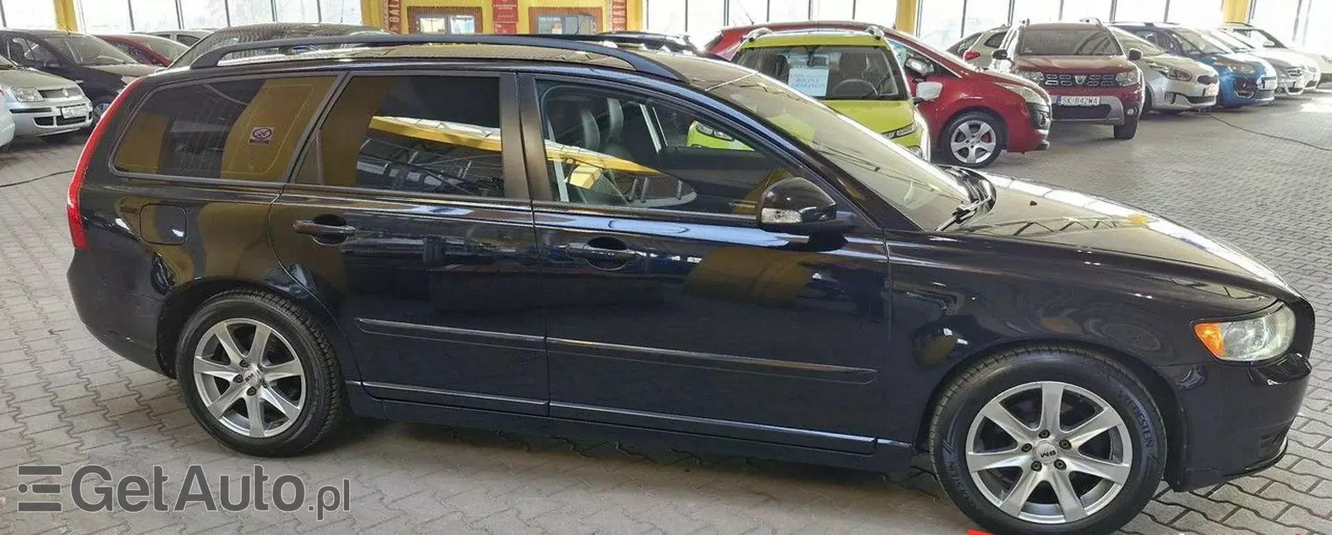 VOLVO V50 