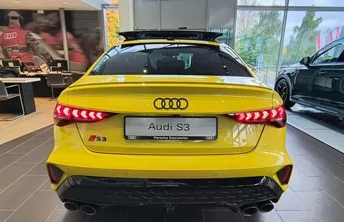 AUDI S3 