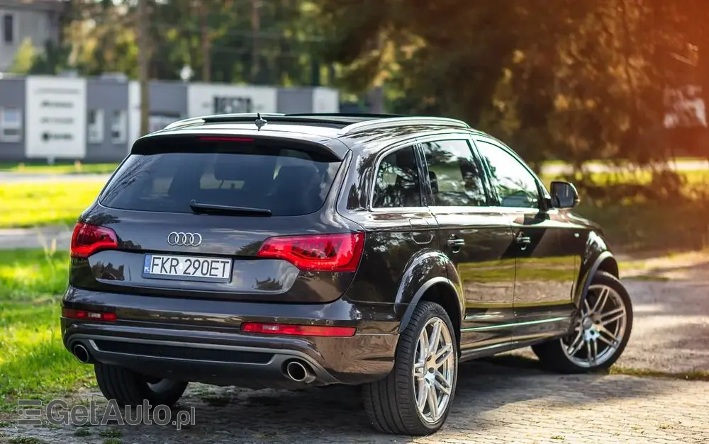 AUDI Q7 
