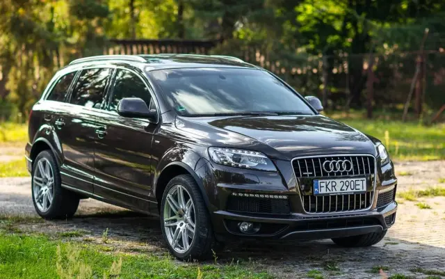 AUDI Q7 