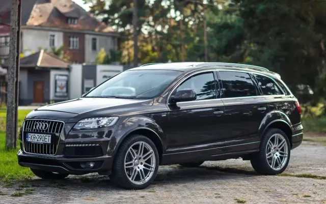 AUDI Q7 