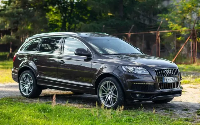 AUDI Q7 