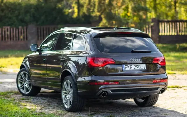 AUDI Q7 