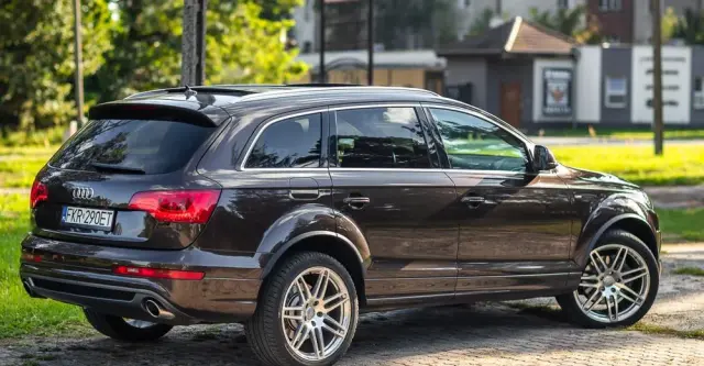 AUDI Q7 