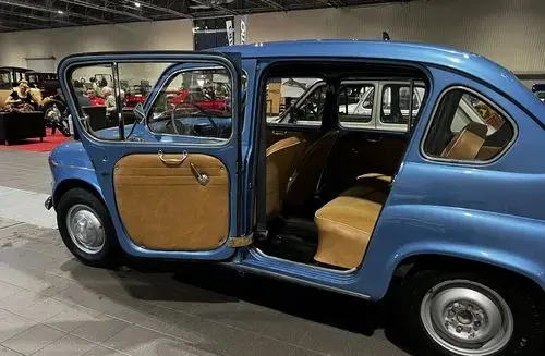 SEAT 800 
