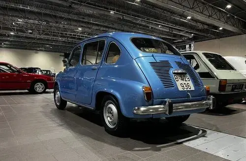 SEAT 800 