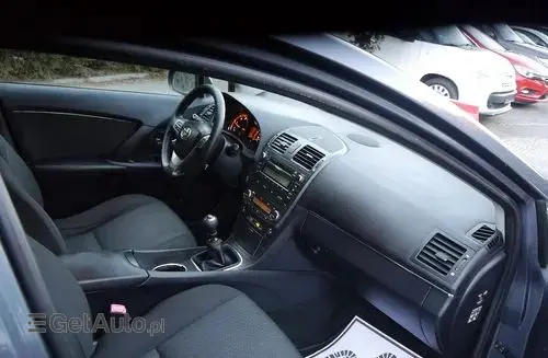 TOYOTA Avensis 