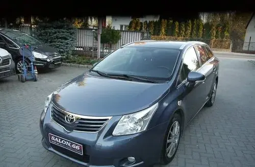 TOYOTA Avensis 