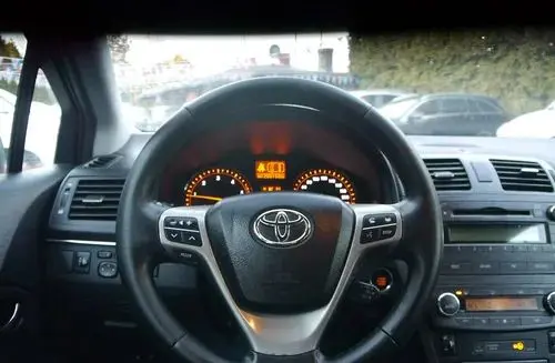 TOYOTA Avensis 