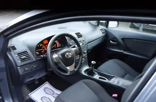 TOYOTA Avensis 