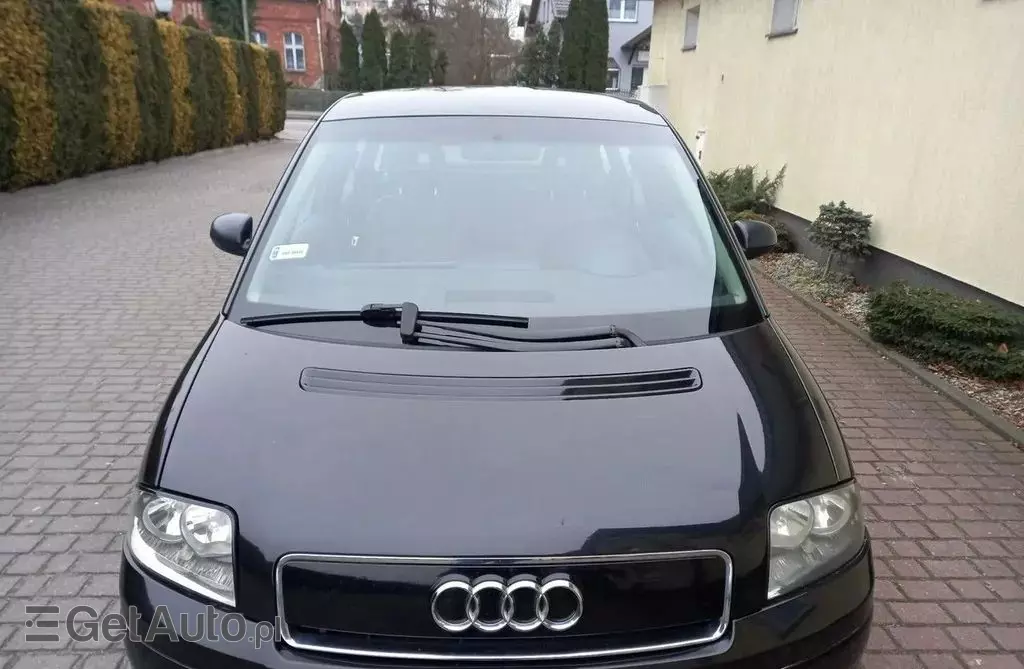 AUDI A2 