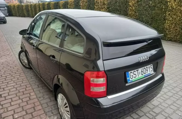 AUDI A2 