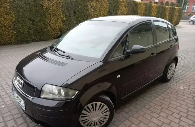 AUDI A2 