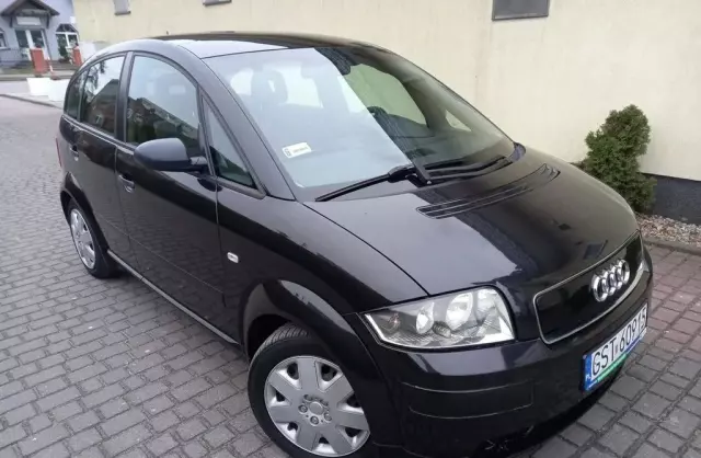 AUDI A2 