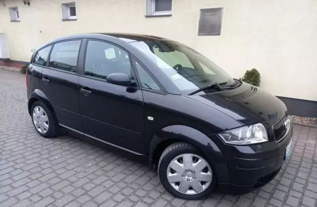 AUDI A2 