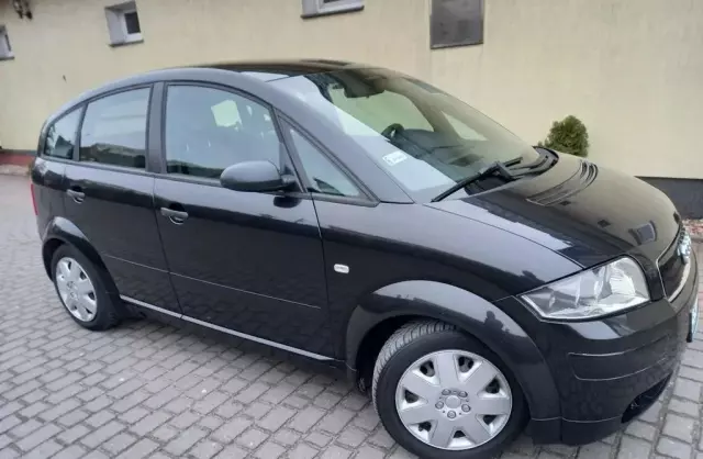 AUDI A2 