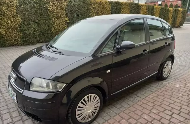 AUDI A2 
