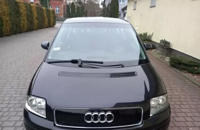 AUDI A2 
