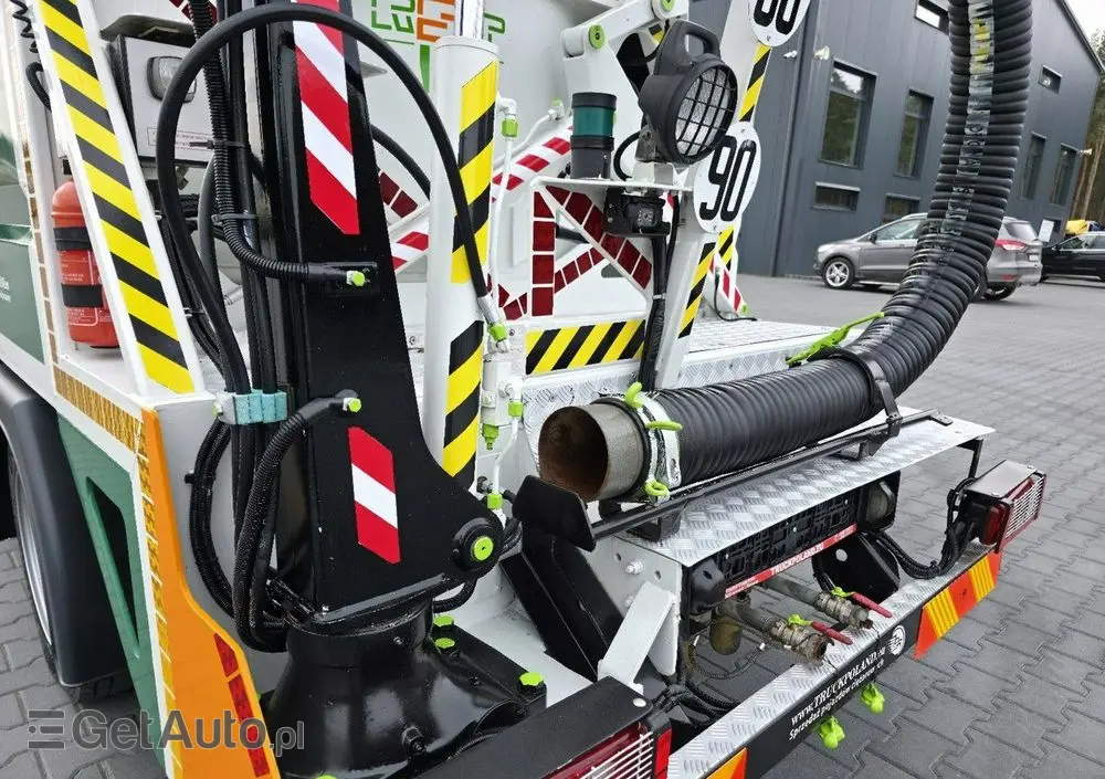 MITSUBISHI CANTER odkurzacz koparka ssąca substancje sypkie CITY SAUGER 