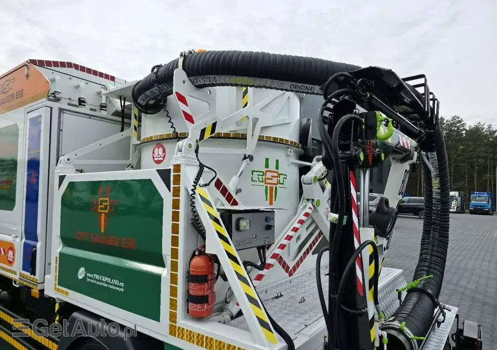 MITSUBISHI CANTER odkurzacz koparka ssąca substancje sypkie CITY SAUGER 