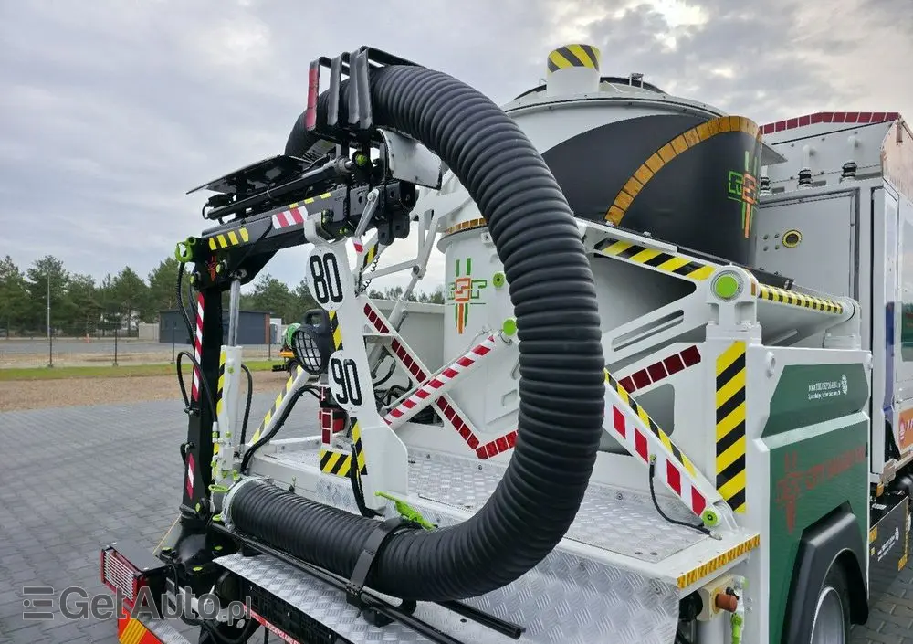 MITSUBISHI CANTER odkurzacz koparka ssąca substancje sypkie CITY SAUGER 