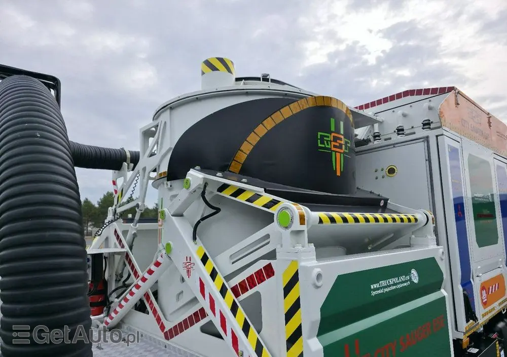 MITSUBISHI CANTER odkurzacz koparka ssąca substancje sypkie CITY SAUGER 