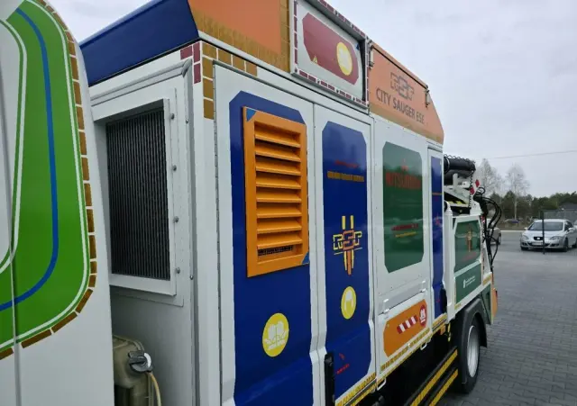 MITSUBISHI CANTER odkurzacz koparka ssąca substancje sypkie CITY SAUGER 